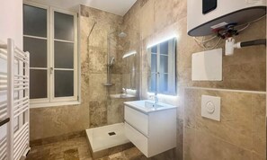 Hair dryer, towels - Apartment in Metz Near Sainte-segolene (Metz)