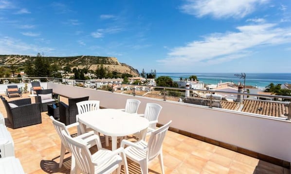 Outdoor dining - Apartments for 2 People (Lagos)