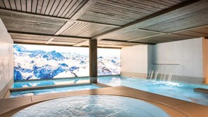 Piscina all'aperto, una piscina riscaldata