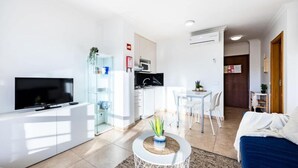 Living area - Apartments for 4 People (Portimão)