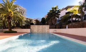 Pool - Apartment in Cannes With Pool & Terrace (Cannes)