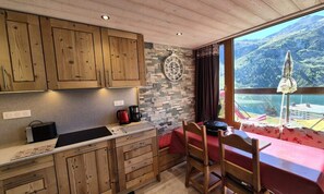 Dining - Renovated Studio Close to Slopes and Shops Wi-fi (Tignes)