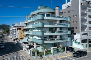 Basic Apartment | Exterior