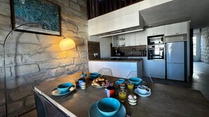 Coffee/tea maker, fridge, microwave, oven - Apartment in Grau-du-roi Near the Beach (Le Grau-Du-Roi)