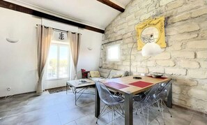 Living area - Apartment in Grau-du-roi Near the Beach (Le Grau-Du-Roi)