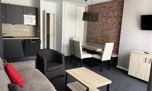 Living area - Studio for 6 People (Eaux-Bonnes)