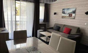 Living area - Studio for 6 People (Eaux-Bonnes)