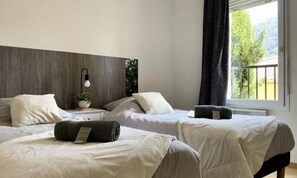 Tabla de planchar con plancha 