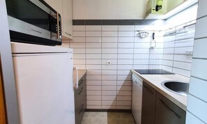 Fridge, microwave, dishwasher, coffee/tea maker - Apartment in Les Coches With Mont Blanc View (La Plagne-Tarentaise)