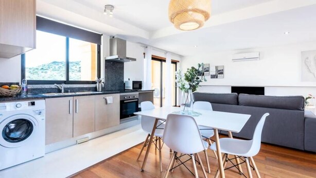 Unclassified image, 1 of 3, button - Apartments for 4 People (Lagos)