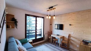 Unclassified image, 3 of 3, button - Studio at the Foot of the Slopes + Sleeping Alcove for 4 People - Budget (Risoul)