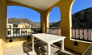 Outdoor dining - Apartments for 5 People (Avene)