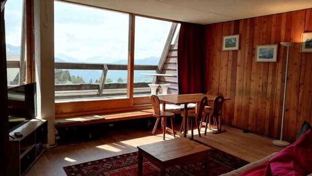 Unclassified image, 1 of 2, button - Apartment in Arc 1600 Near Ski Lifts (Bourg-Saint-Maurice)