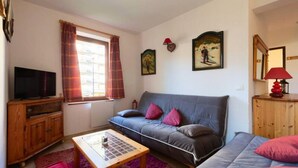 Fireplace - Chalet in Peyragudes Near Ski Slopes (Loudervielle)