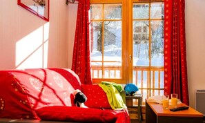 Apartment | Living area - Apartment in Savoie With Pool & Sauna (Saint-Colomban-des-Villards)