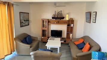 Apartemen, 1 kamar tidur, Boleh Merokok, teras | Ruang keluarga