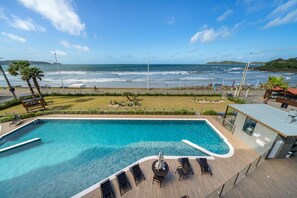 Apartment | Pool | Outdoor pool - Duplex Alto Padrão Frente Mar c Piscina (Bombinhas)