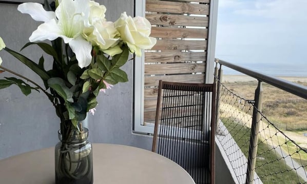 Outdoor dining - Apartment Grau-du-roi With Sea View Terrace (Le Grau-Du-Roi)