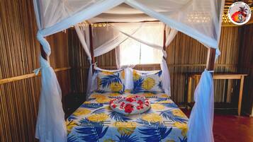 Classic Double Room, Sea View | Laptop workspace