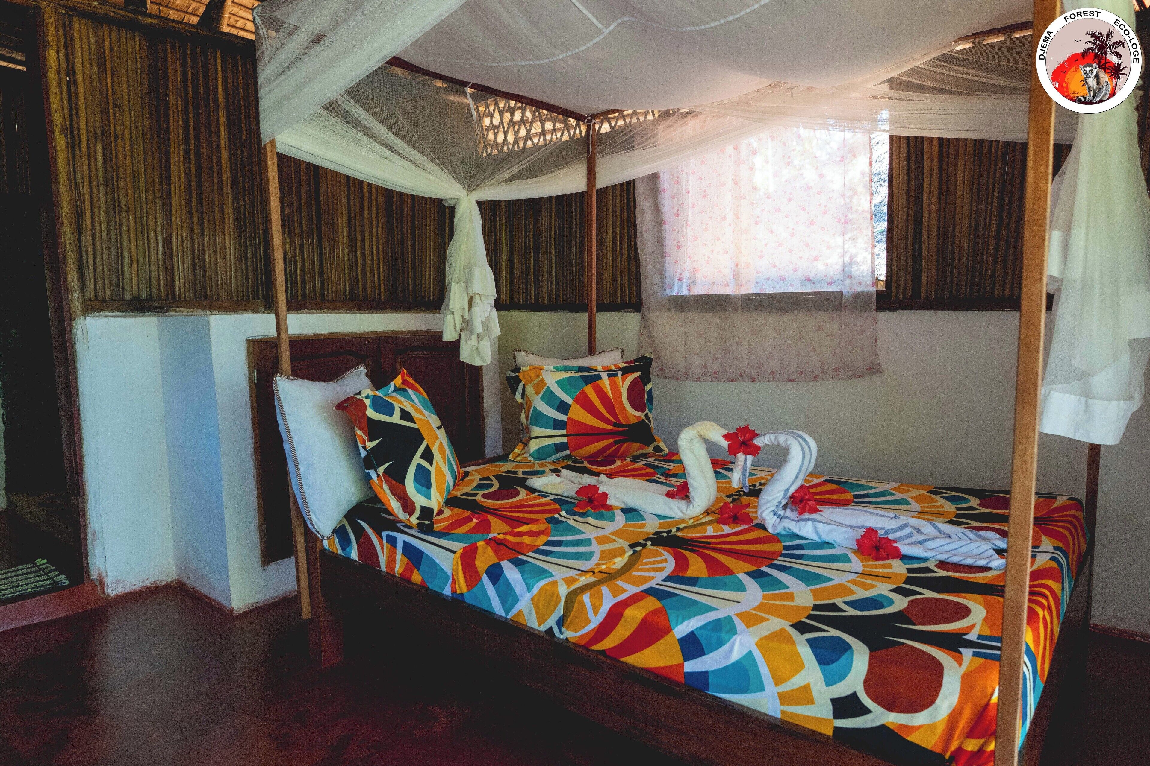 Chambre Double Classique, vue jardin | Espace de travail pour ordinateur portable, draps fournis