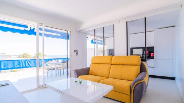 Living area - Apartment in Cannes Near Moure Rouge Beach (Cannes)