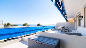 Outdoor dining - Apartment in Cannes Near Moure Rouge Beach (Cannes)