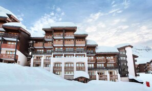Exterior - Holiday Home in Belle Plagne by Ski Slopes (La Plagne-Tarentaise)