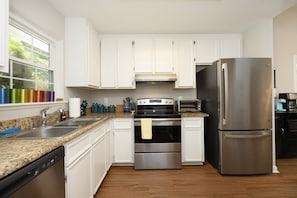 Microones, forn, placa de cuina i rentaplats