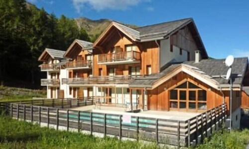 Apartment in Les Orres 1800 by Ski Slopes