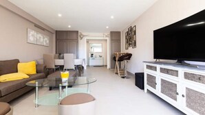 Unclassified image, 3 of 3, button - 3-room Apartment, 2 Minutes From the Beaches, Private Parking (Cannes)