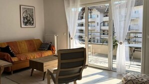 Living area - Apartment in Aix-les-bains Near Thermal Baths (Aix-les-Bains)