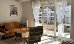 Living area - Apartment in Aix-les-bains Near Thermal Baths (Aix-les-Bains)