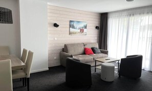Living area - 2 Rooms for 6 People (Eaux-Bonnes)