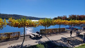 Property grounds - Panorama Holiday Home Sorpesee, 120 sqm, Lake View, Private Terrace & Wi-Fi (Sundern)