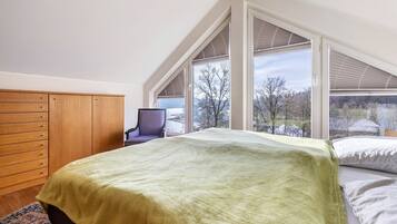 3 bedrooms, WiFi, bed sheets