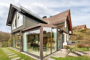 Exterior - Panorama Holiday Home Sorpesee, 120 sqm, Lake View, Private Terrace & Wi-Fi (Sundern)