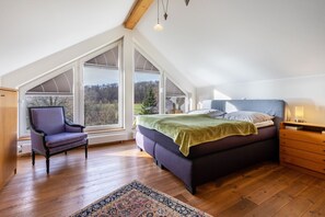 3 bedrooms, WiFi, bed sheets - Panorama Holiday Home Sorpesee, 120 sqm, Lake View, Private Terrace & Wi-Fi (Sundern)