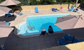 Outdoor pool - Apartments for 6 People (Avene)