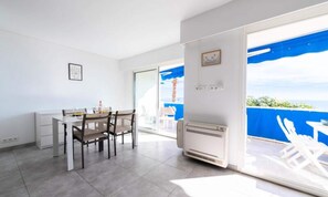 Dining - Apartment in Cannes With Beachfront Views (Cannes)