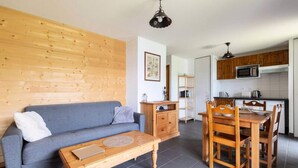 Unclassified image, 3 of 3, button - Peyragudes Studio for 4 People (Germ)