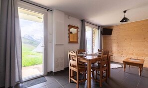 Dining - Peyragudes Studio for 4 People (Germ)