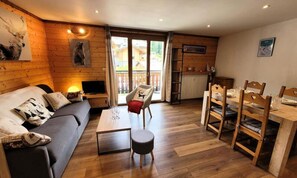 Living area - Apartment in Les Gets Near Mont Chery Slopes (Les Gets)