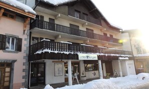 Exterior - Apartment in Les Gets Near Mont Chery Slopes (Les Gets)