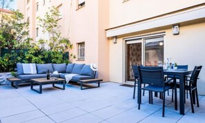 Outdoor dining - Apartment in Cannes With Large Terrace (Cannes)