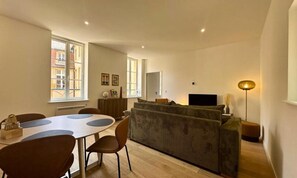 Living area - Apartment in Metz Near Historic Center (Metz)