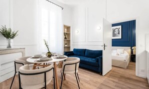 Interior - Apartment in Cannes Near La Croisette Beach (Cannes)