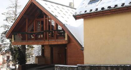 Chalet in Les Verneys Near Ski Lift
