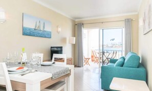 Living area - Apartment in Ferragudo With Sea Views (Lagoa)