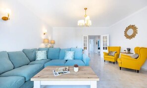 Living area - Apartment in Lagos Near Praia Dona Ana (Lagos)
