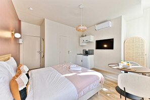 Fer et planche à repasser, Wi-Fi, draps fournis